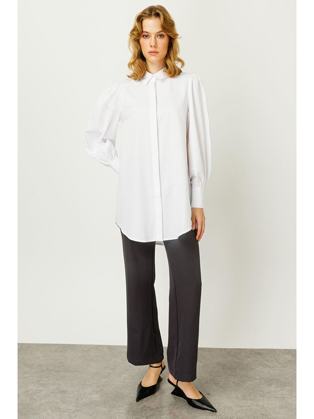 Balon Kollu Basıc Gömlek - Beyaz