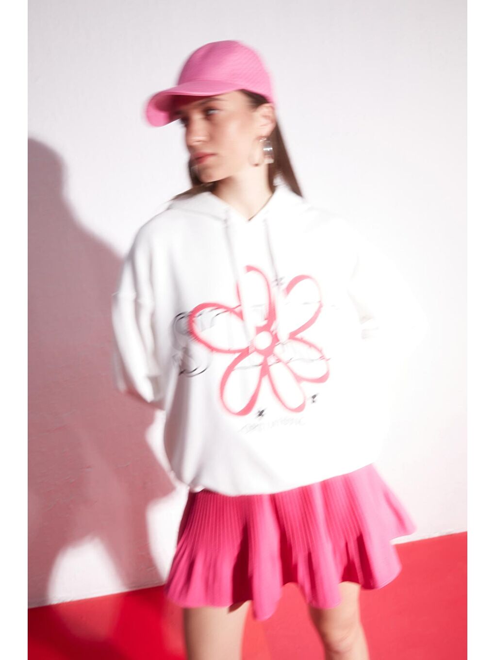 Baskı Detaylı Kapüşonlu Sweatshirt Ekru-1