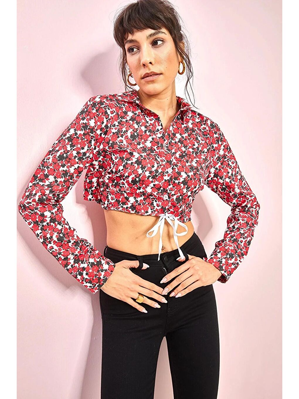 Kırmızı Kadın Desenli Bağlamalı Crop Bluz 1019-1
