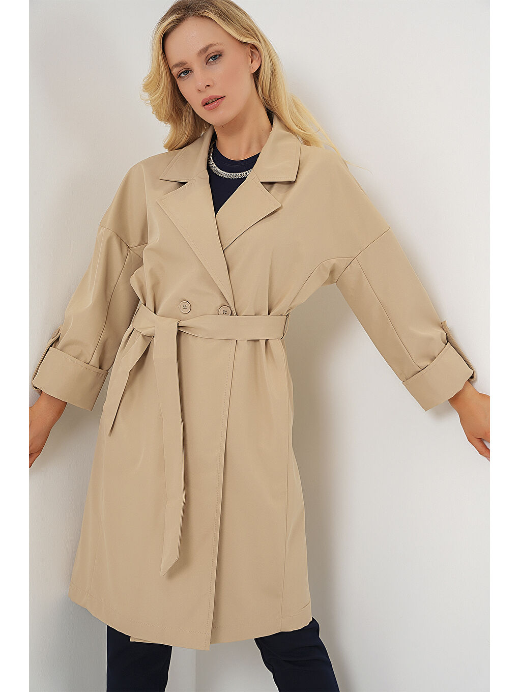 9104 Kruvaze Yaka Astarlı Trençkot - Bej-3