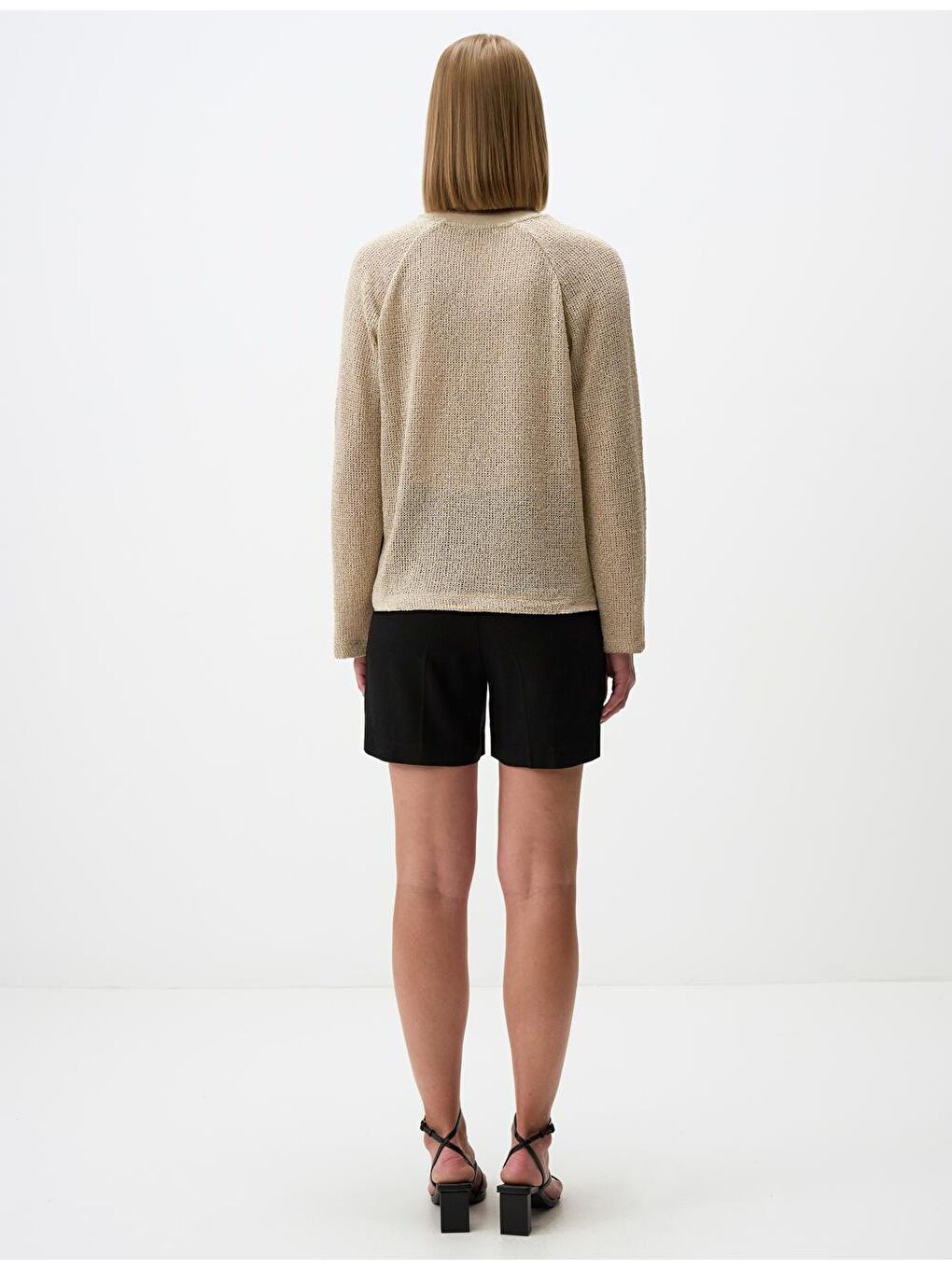 Bej Uzun Kollu Yuvarlak Yaka Ajurlu Bluz-5