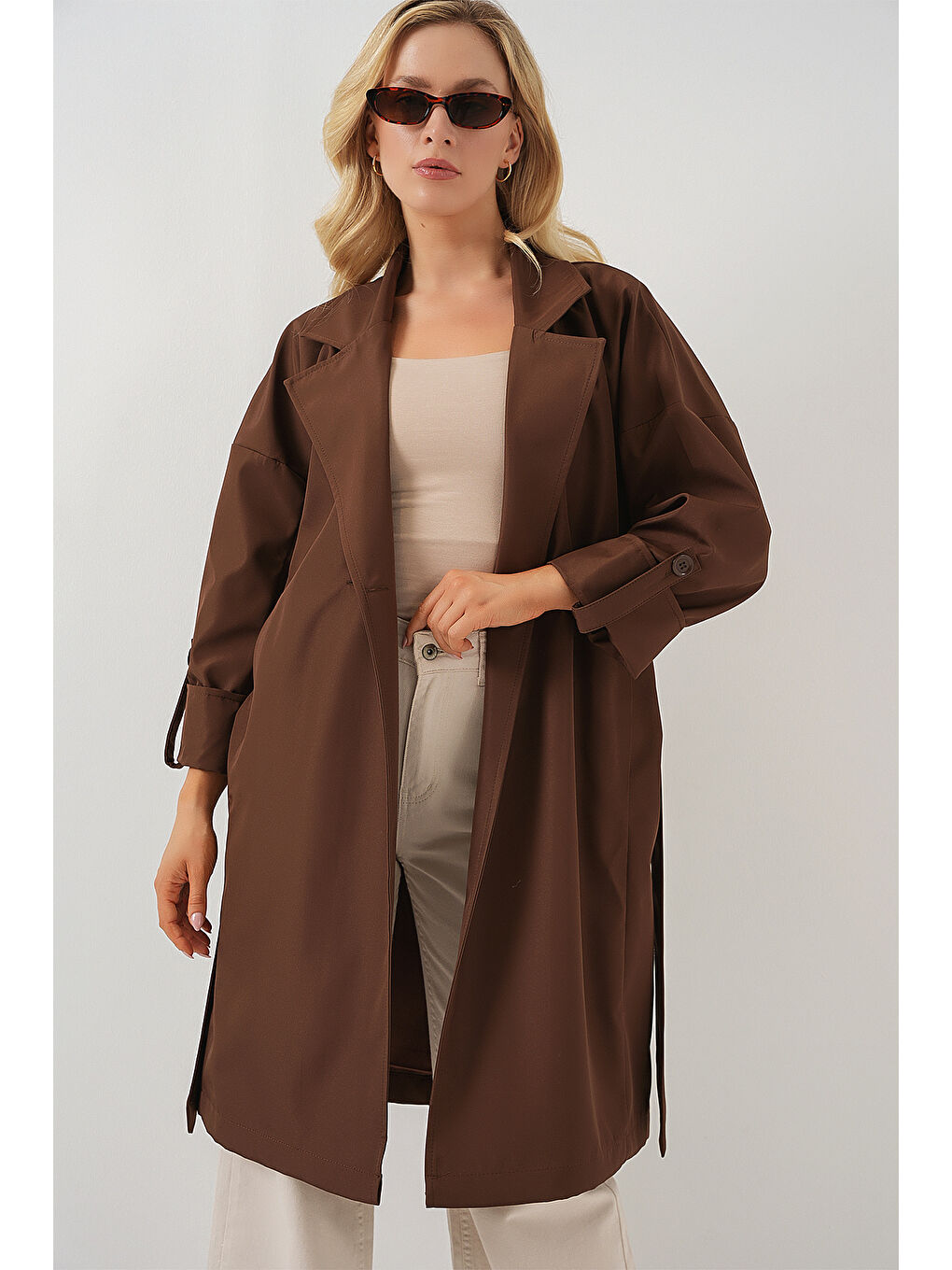 9104 Kruvaze Yaka Astarlı Trençkot - Kahverengi-1