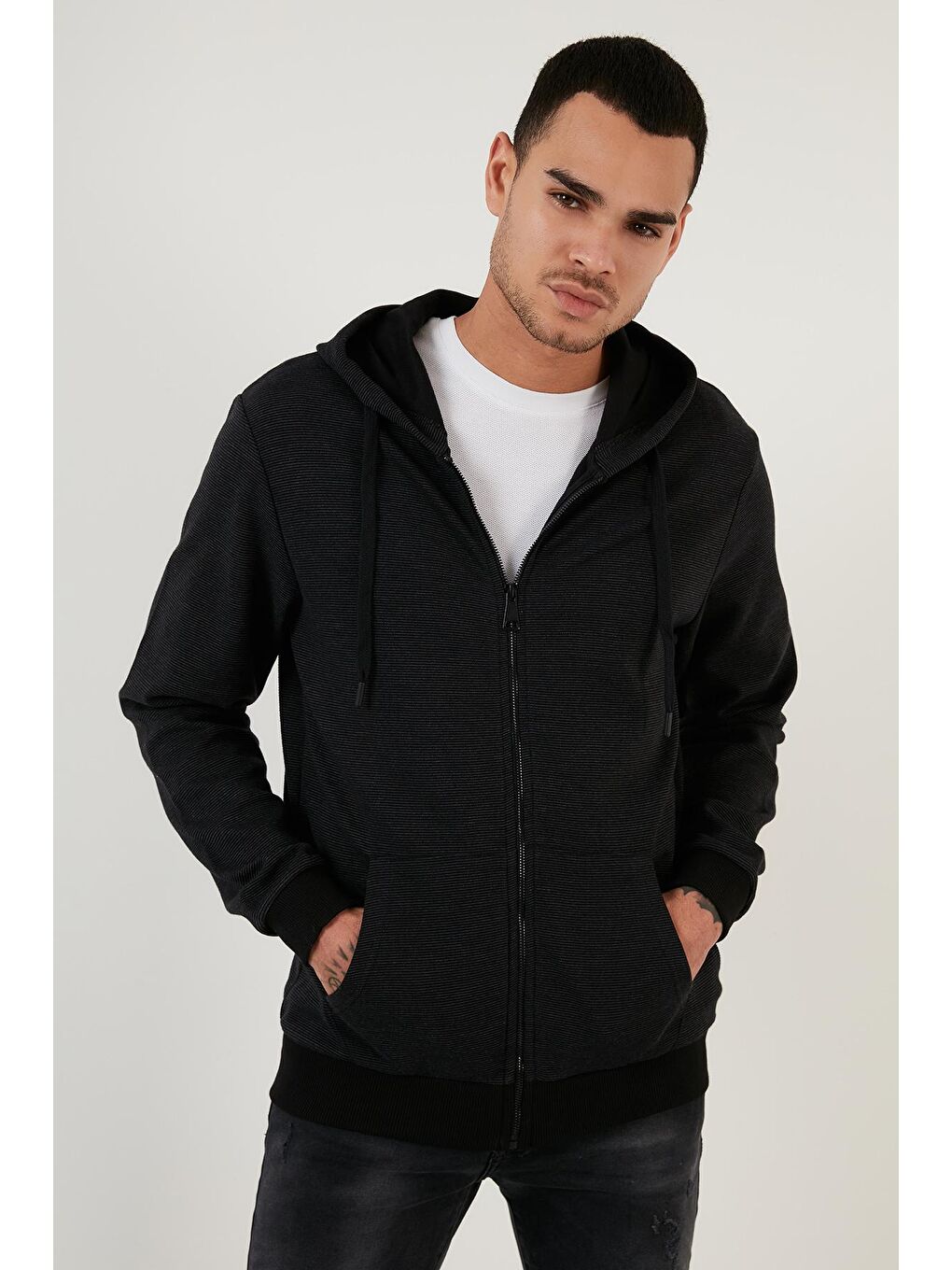 Siyah Regular Fit Kapüşonlu Cepli  Pamuklu Erkek Fermuarlı Sweatshirt Hırka 5905218