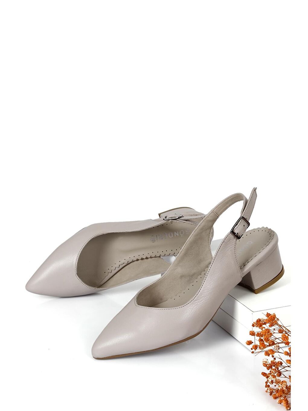 Bej BEJ  Hakiki Deri Sivri Burun Kısa Kalın Topuklu Arkası Açık Kadın Yazlık Ayakkabı 24173-1