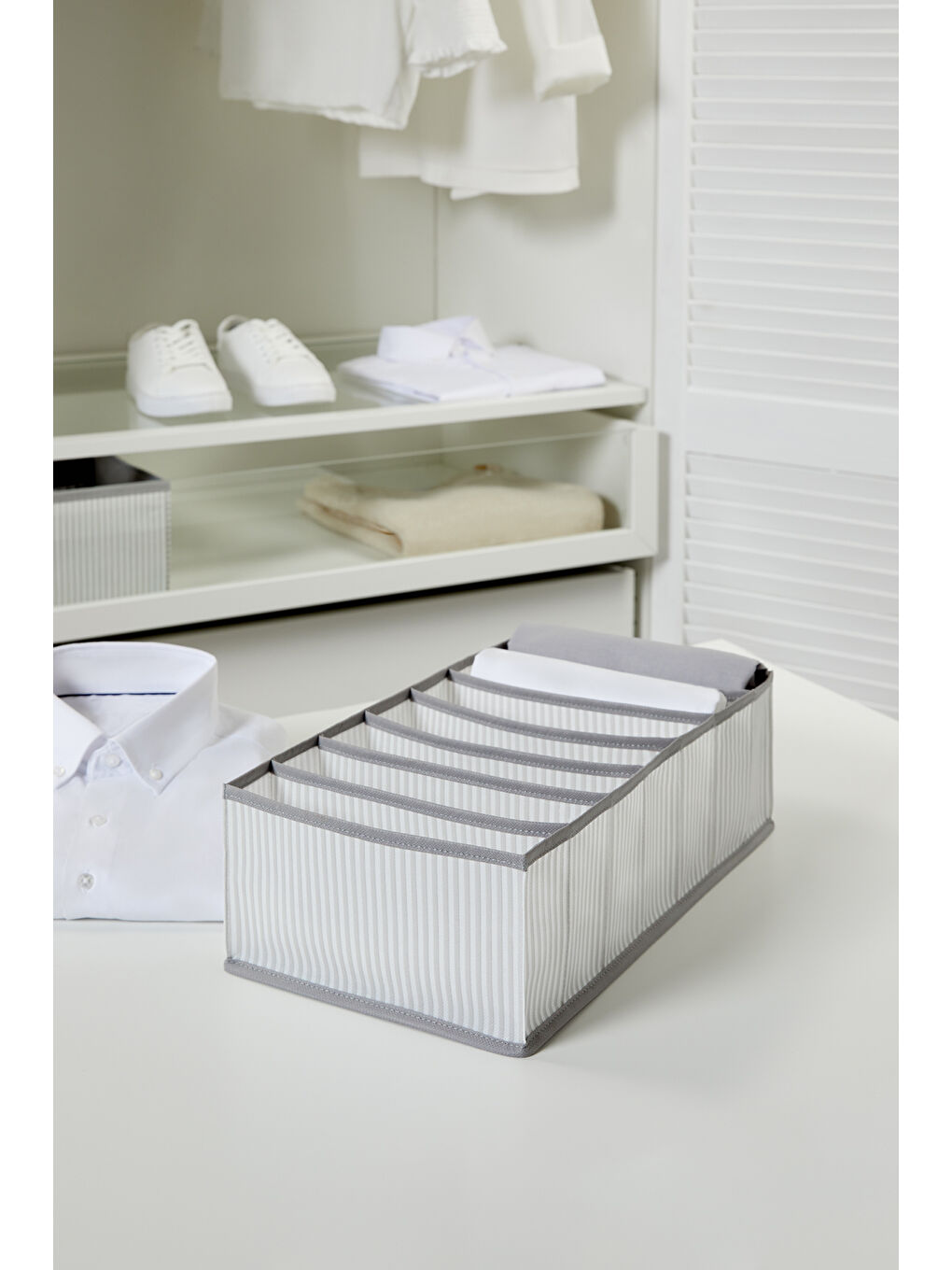 7 Bölmeli Gri Çizgili Çekmece Düzenleyici 22 x 41,5 x 12 cm