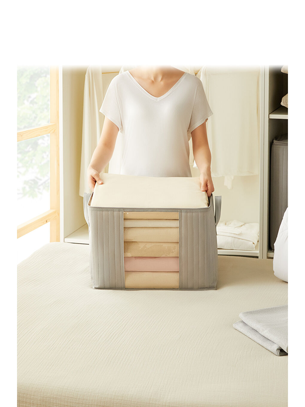 Orta Boy Pvc Pencereli Gri Renk Kapitone Hurç 45 x 40 x 30 cm-1