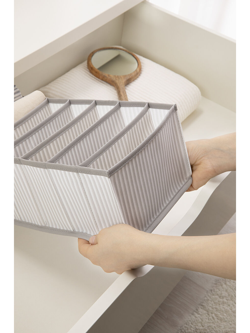 8 Bölmeli Gri Çizgili Çekmece Düzenleyici 17 x 41,5 x 12 cm-1