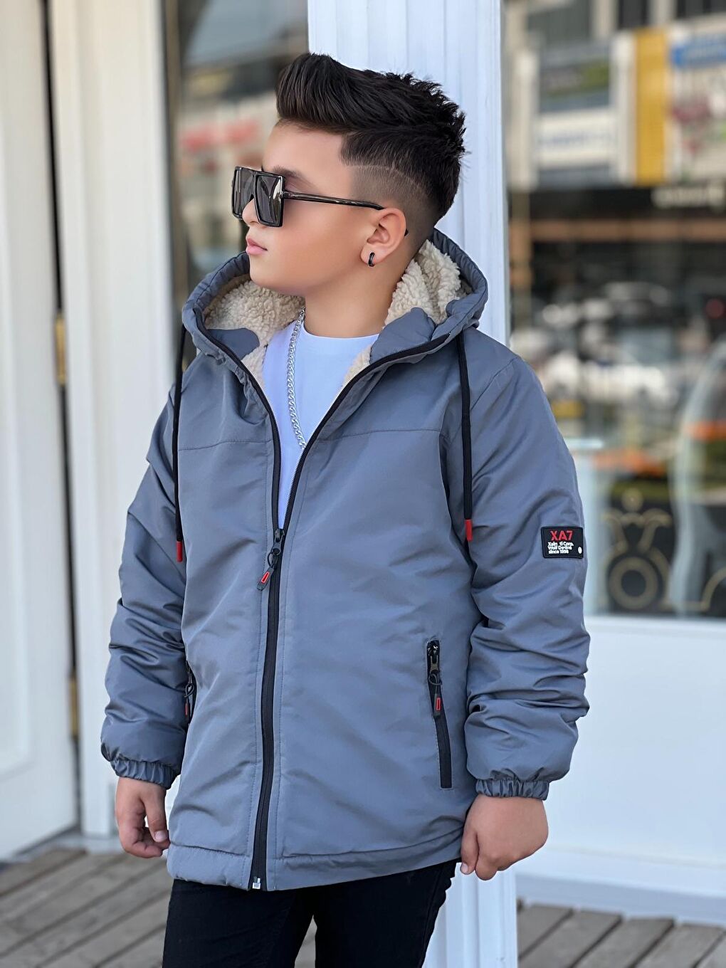 Gri Erkek Çocuk Kapüşonlu İçi Kürklü Mont KM3050-1