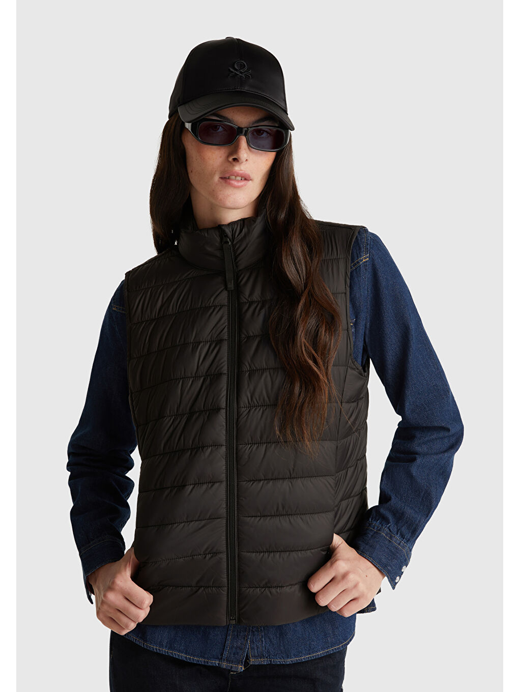 Kadın Siyah Polyester Dolgulu Fermuarlı Slim Fit Pufa Yelek