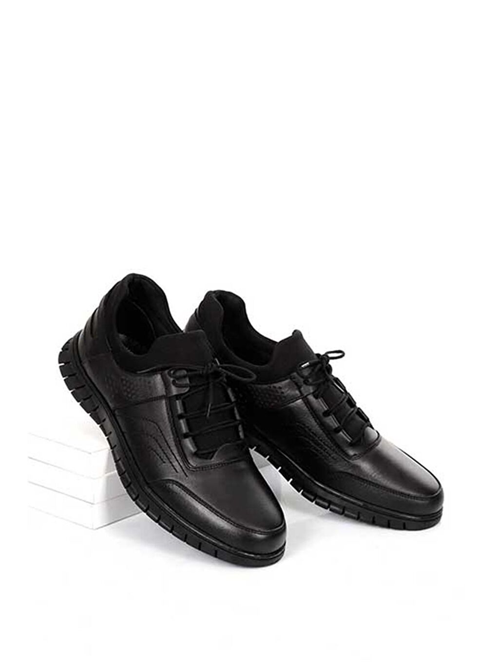 Siyah Hakiki Deri Yuvarlak Burun Bağcıklı Günlük Erkek Sneaker 42284