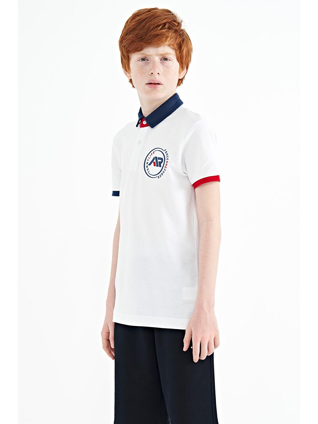 TOMMYLIFE Beyaz Kol Ucu Renkli Logo Nakışlı Standart Kalıp Polo Yaka Erkek Çocuk T-Shirt - 11138 - 4