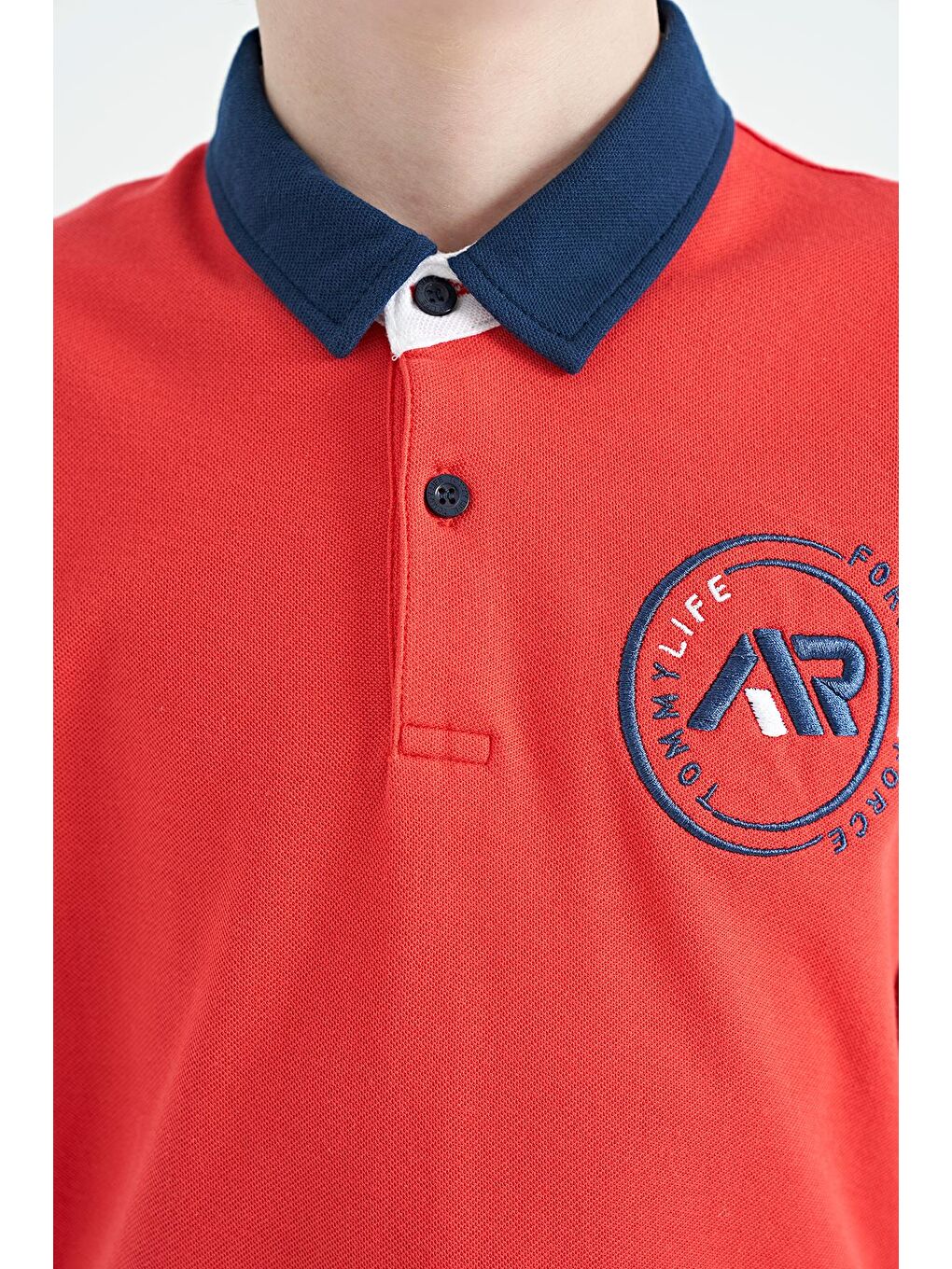 TOMMYLIFE Açık Kırmızı Coral Kol Ucu Renkli Logo Nakışlı Standart Kalıp Polo Yaka Erkek Çocuk T-Shirt - 11138 - 4