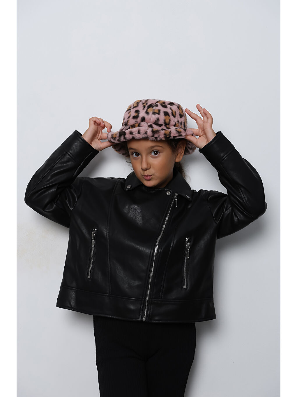 Pembe Kız Çocuk Pudra Leopar Pelüş Bucket Kova Şapka Spk1140-2