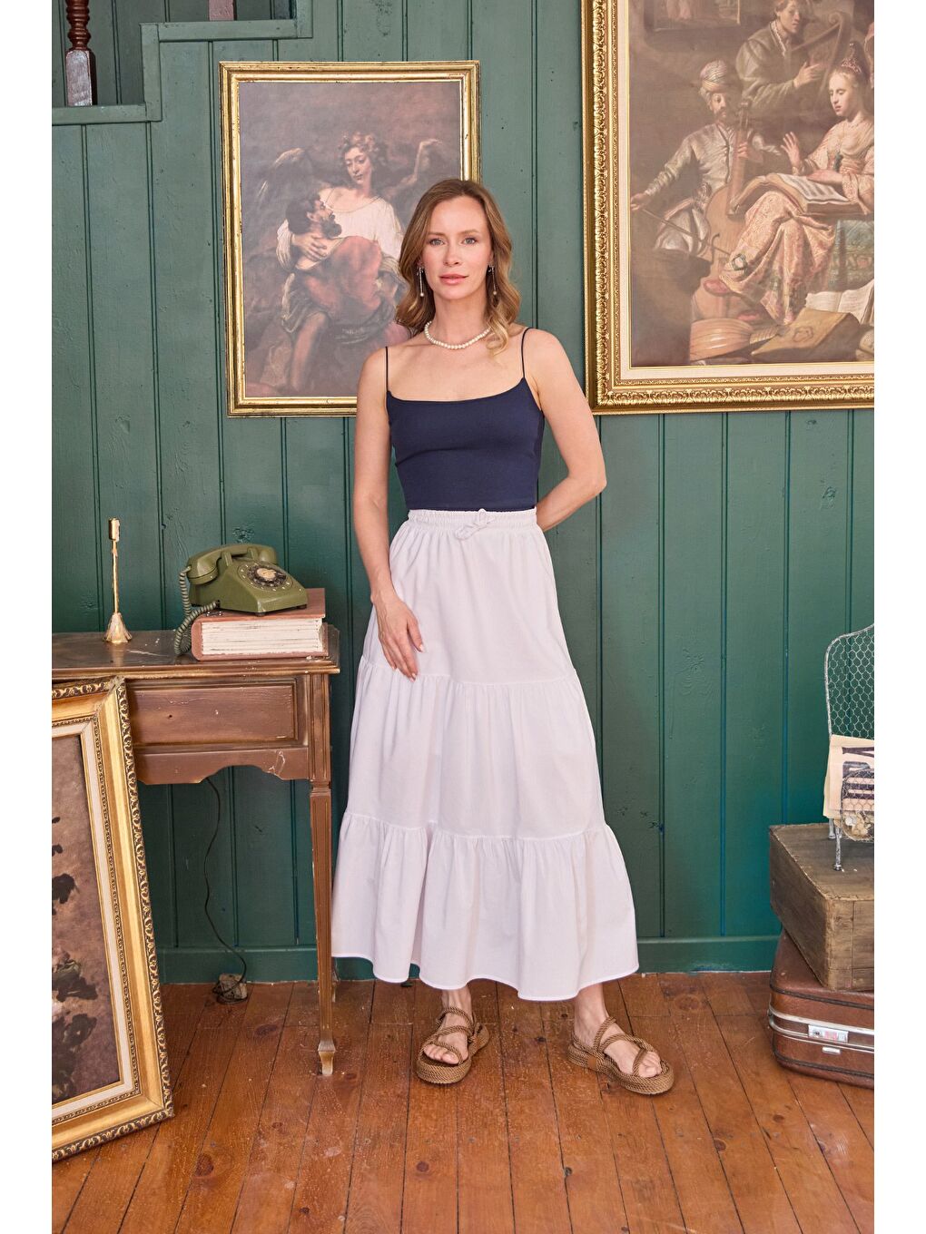 Beyaz Terikoton Kumaş Fırfırlı Etek-3