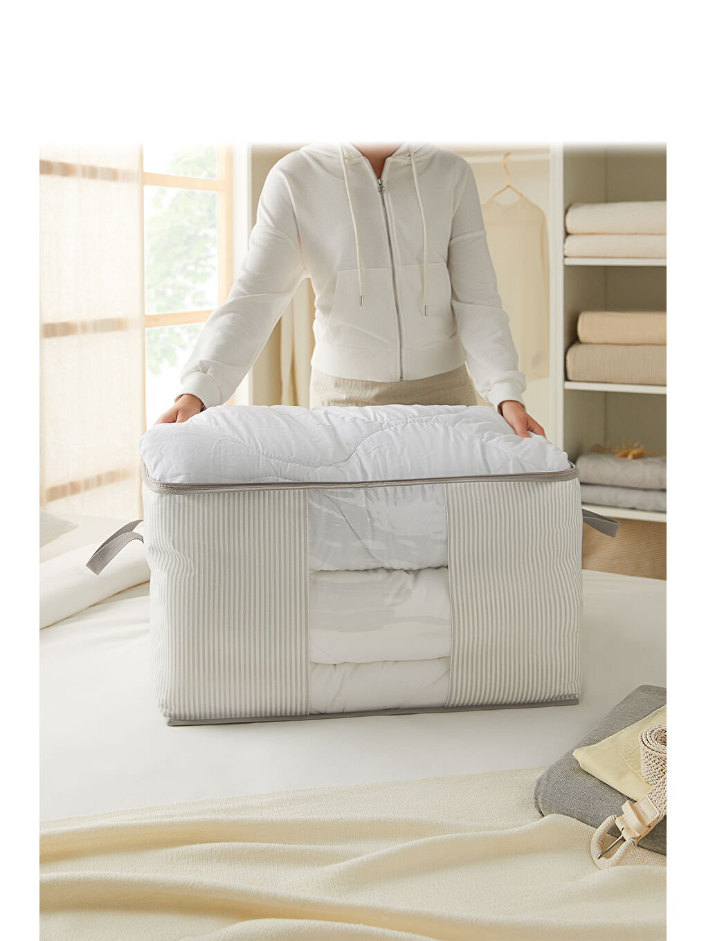 Büyük Boy Pvc Pencereli Gri Çizgili Stuff & Things Hurç 60 x 43 x 35 cm-2