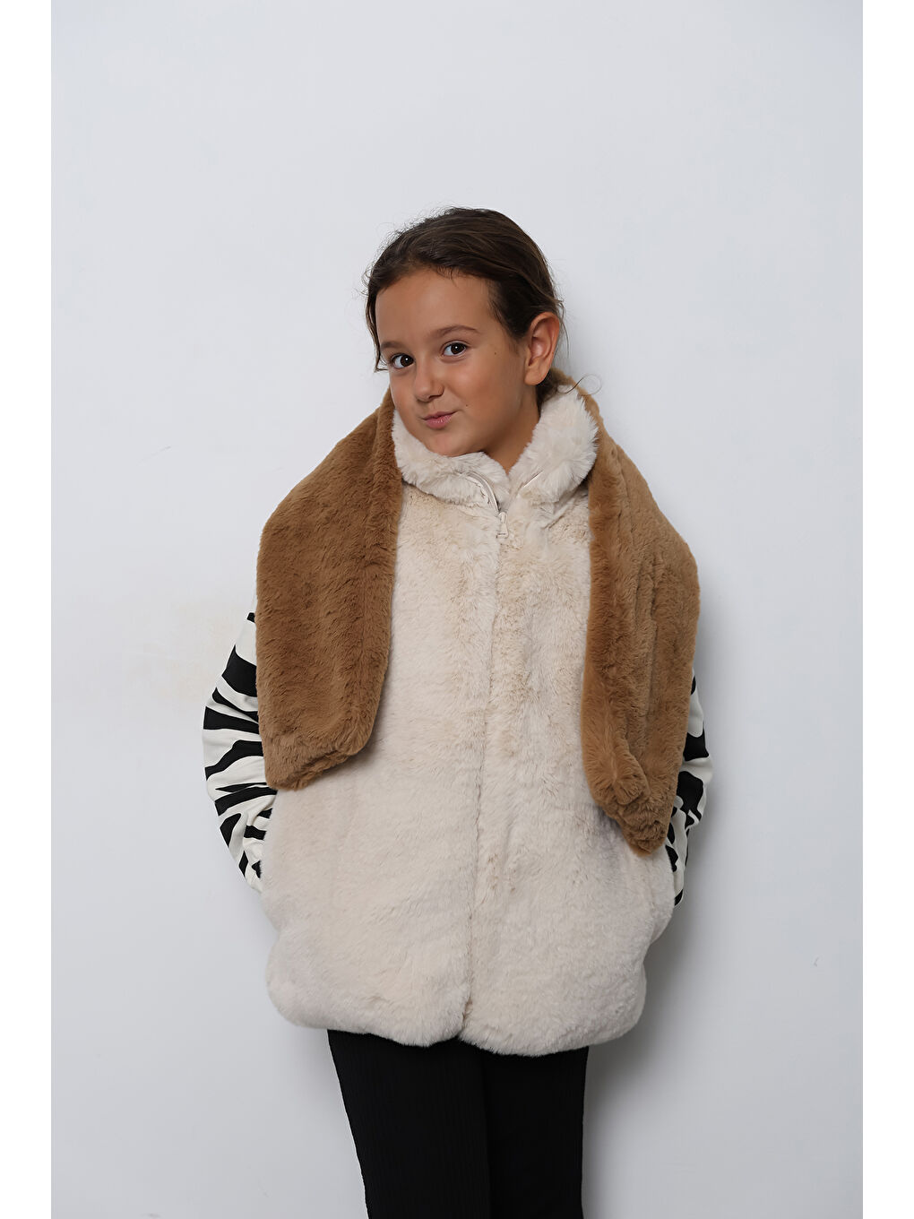 Kahverengi Kız Çocuk Camel Pelüş Kaşkol Boyunluk Atkı Byn001-5