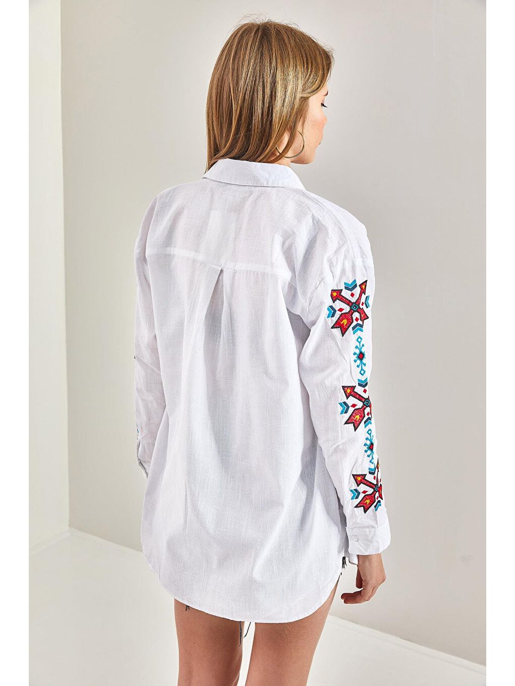 Kolu ve Ön Nakışlı Keten Gömlek - Beyaz-2
