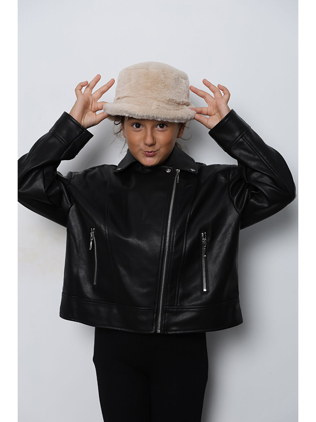 Luminos Butik Kız Çocuk Bej Pelüş Bucket Kova Şapka Spk1135