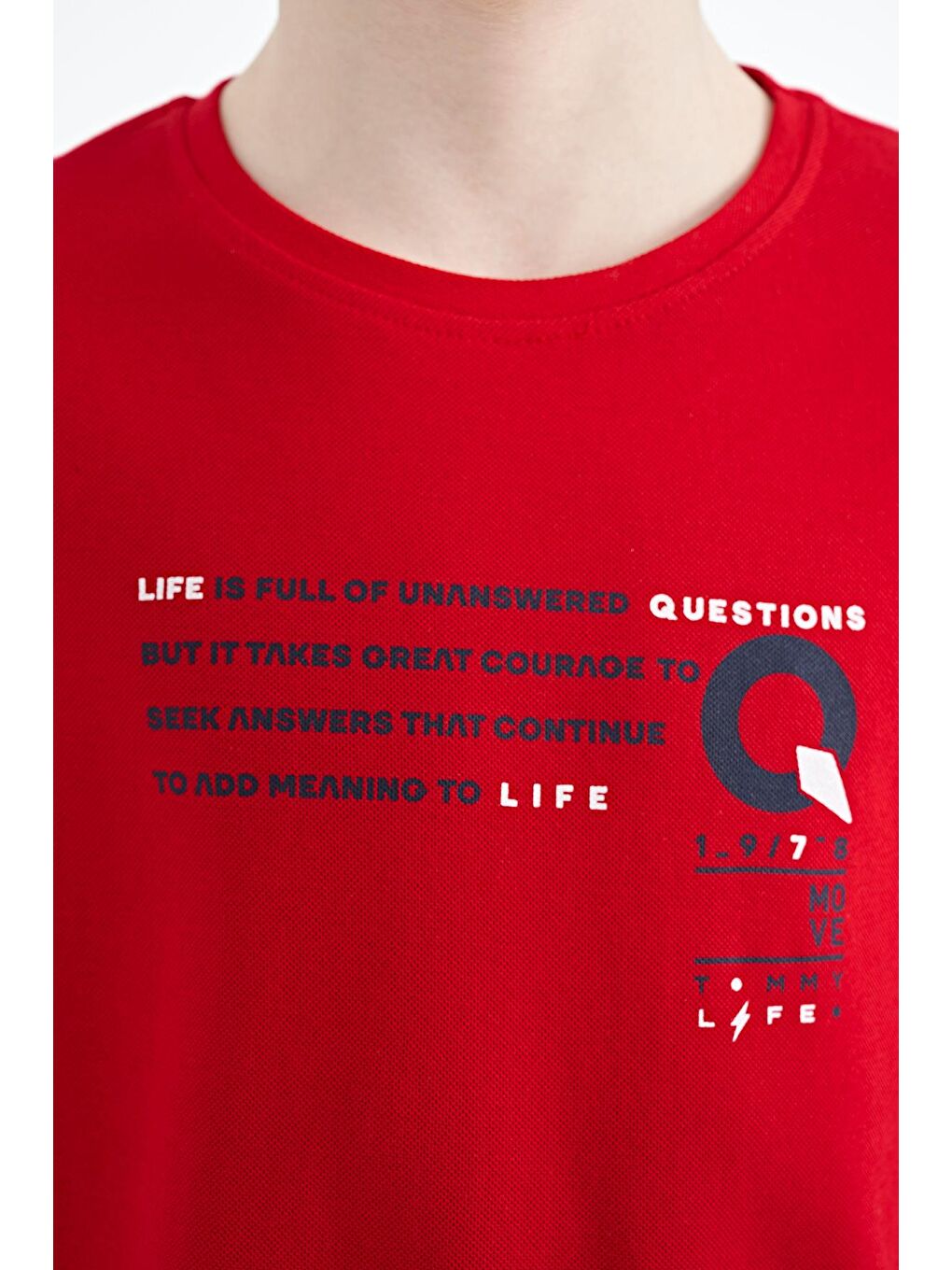 TOMMYLIFE Kırmızı Baskı Detaylı O Yaka Standart Kalıp Erkek Çocuk T-Shirt - 11145 - 1