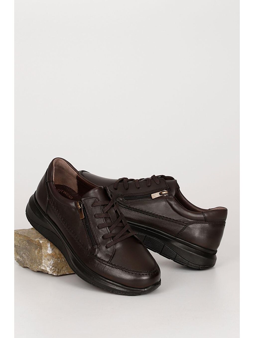 Kahverengi Hakiki Deri Yuvarlak Burun Günlük Bağcıklı Erkek Sneaker 42660