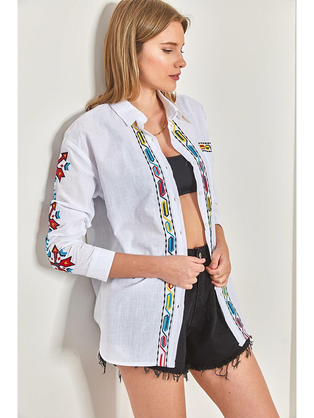 Kolu ve Ön Nakışlı Keten Gömlek - Beyaz-4