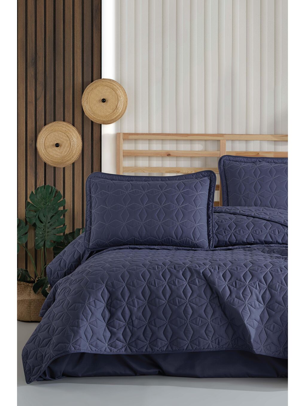 Lacivert Microfiber Tek Kişilik Yatak Örtüsü Seti