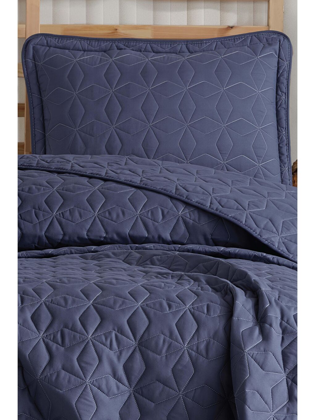 Lacivert Microfiber Tek Kişilik Yatak Örtüsü Seti-1