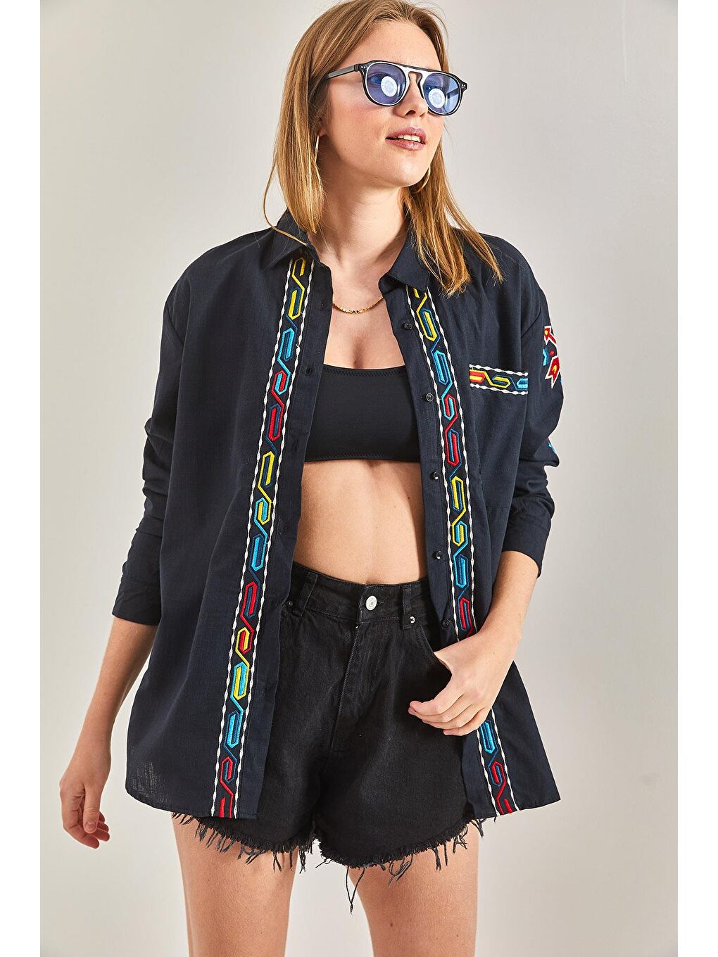 Kolu ve Ön Nakışlı Keten Gömlek - Siyah-3