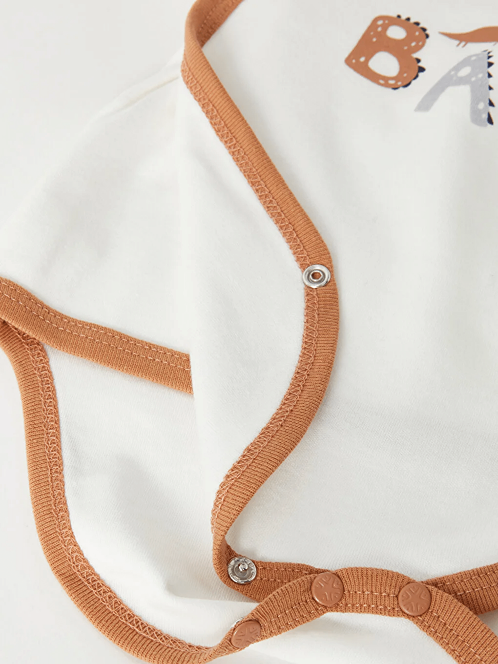 Ekru V Yaka Uzun Kollu Baskılı Erkek Bebek Takım-2