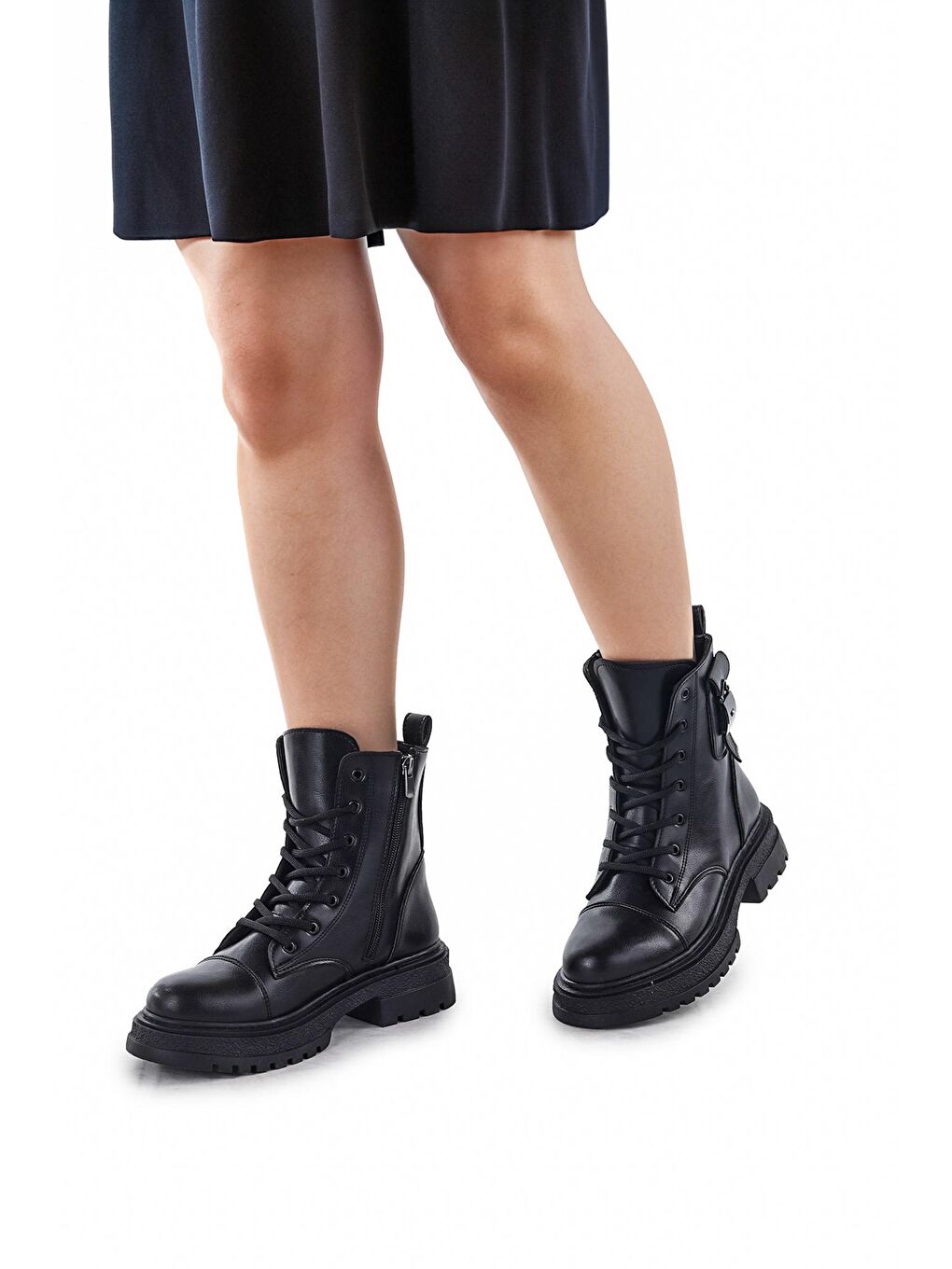 Siyah Fermuarlı Termo Taban Kadın Günlük Bot Ayakkabı Cilt Fls 83-7001-1