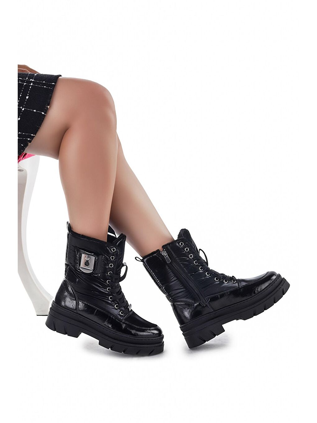Siyah Rugan Fermuarlı Termo Taban Kadın Günlük Bot Ayakkabı Fls 09-014-2