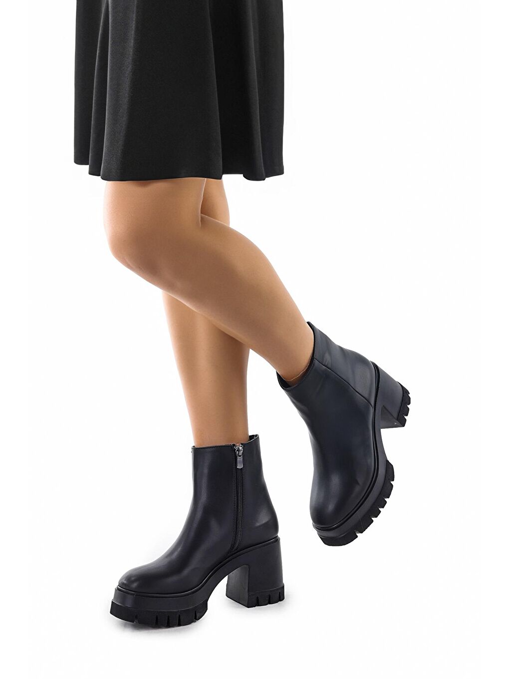 Siyah Cilt Fermuarlı Kadın 8 Cm Topuklu Bot Ayakkabı Fls 52-505-1