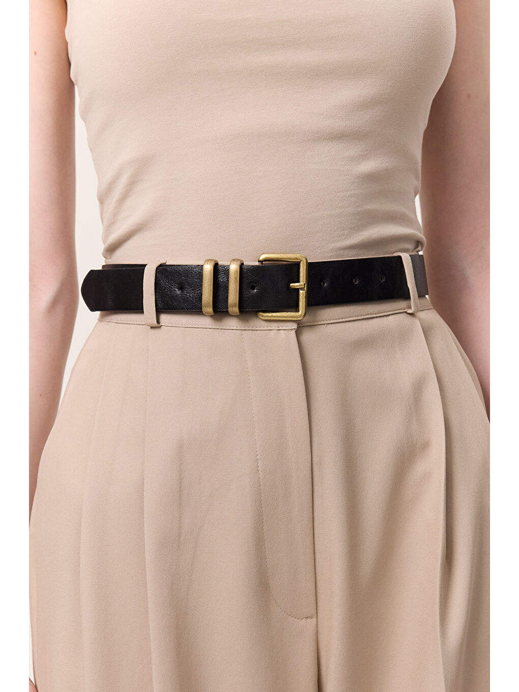 Kare Metal Tokalı Kemer Siyah