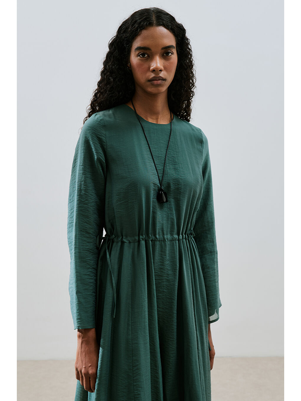 Uzun Beli Ayarlamalı Elbise Yeşil-3