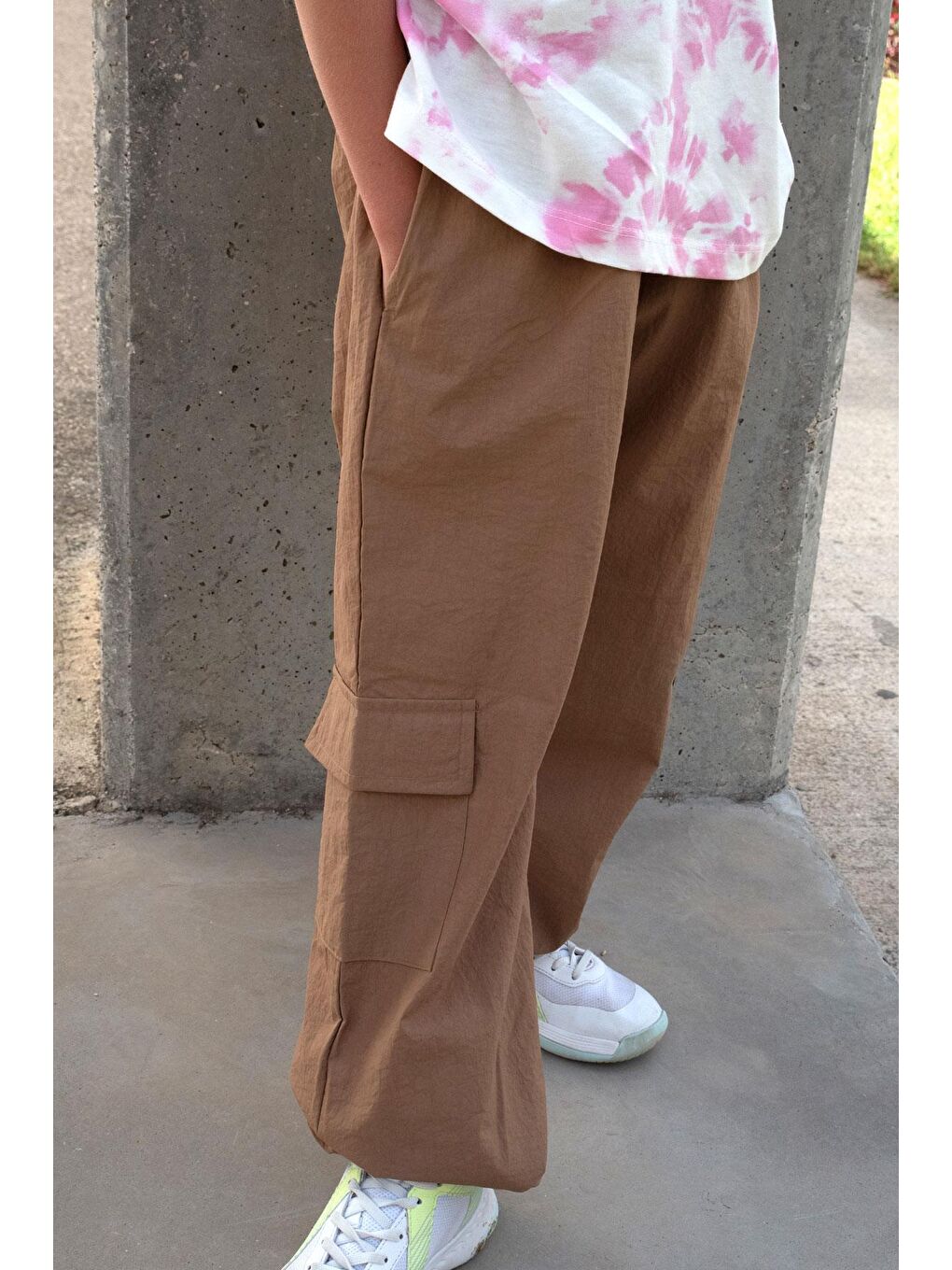 Kız Çocuk Paraşüt Jogger Paça Pantolon Kargo Cep Kahverengi (7-12 Yaş)-1