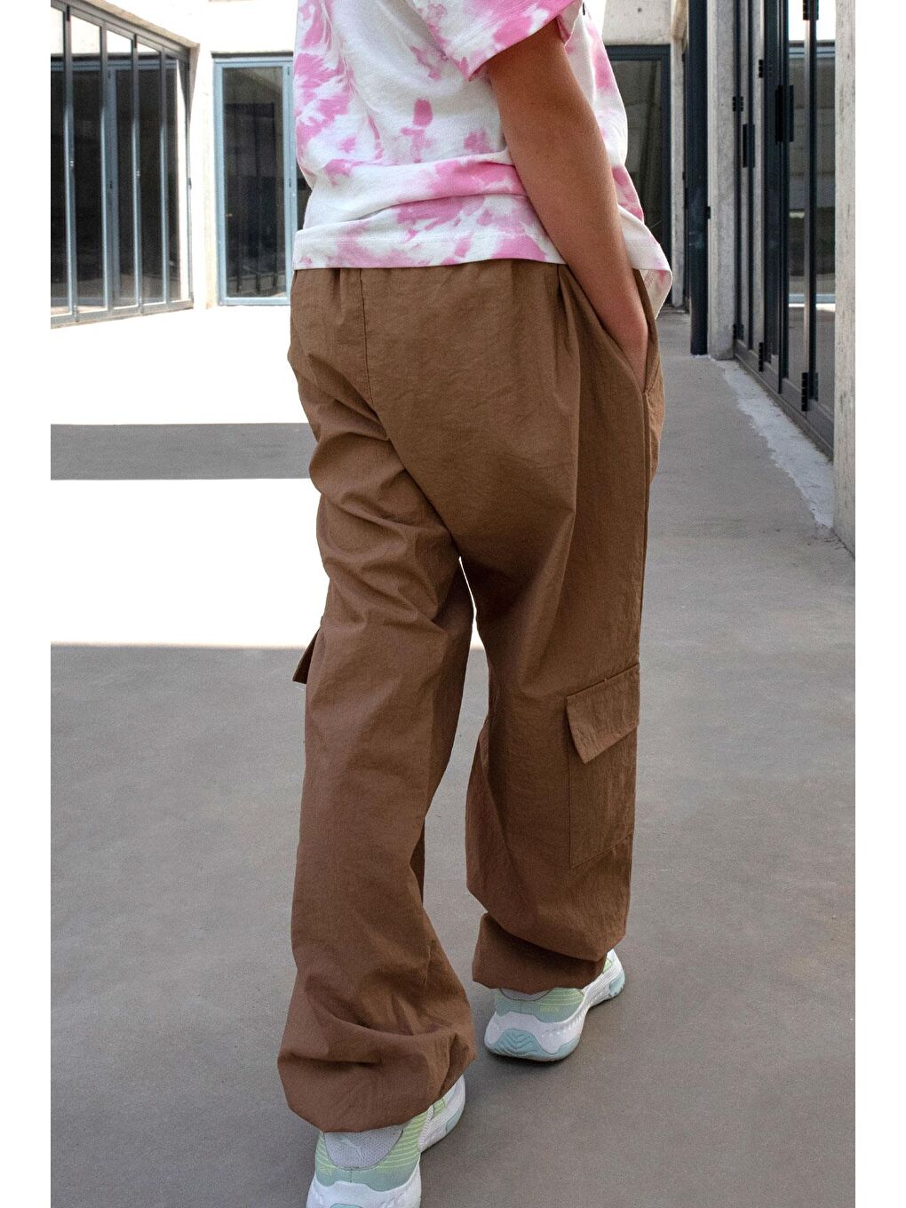 Kız Çocuk Paraşüt Jogger Paça Pantolon Kargo Cep Kahverengi (7-12 Yaş)-2