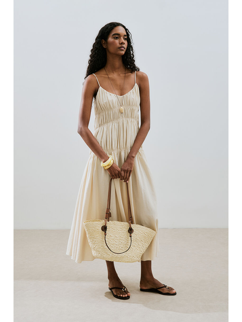 Karışık Dokulu Büzgü Detaylı Elbise Natural-2