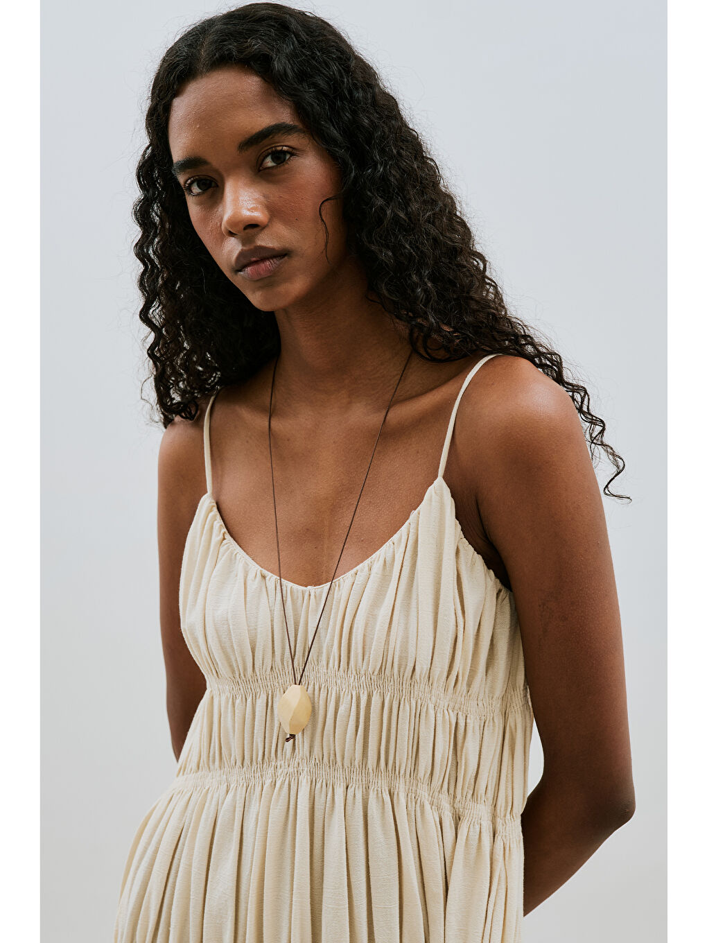 Karışık Dokulu Büzgü Detaylı Elbise Natural-4