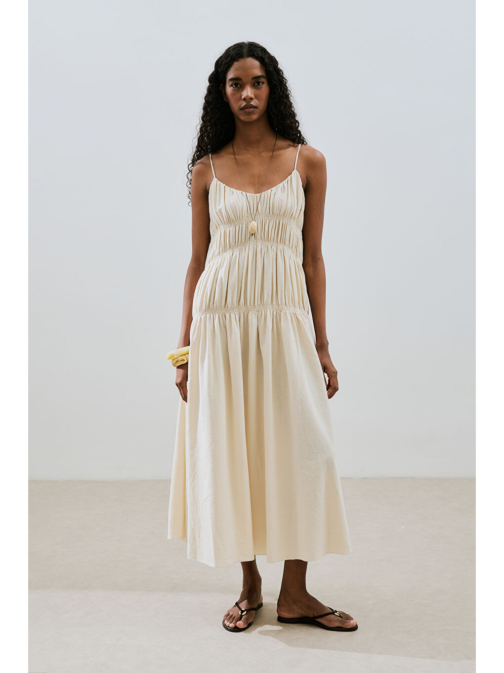 Karışık Dokulu Büzgü Detaylı Elbise Natural-5