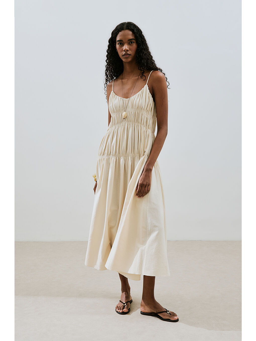 Karışık Dokulu Büzgü Detaylı Elbise Natural-6