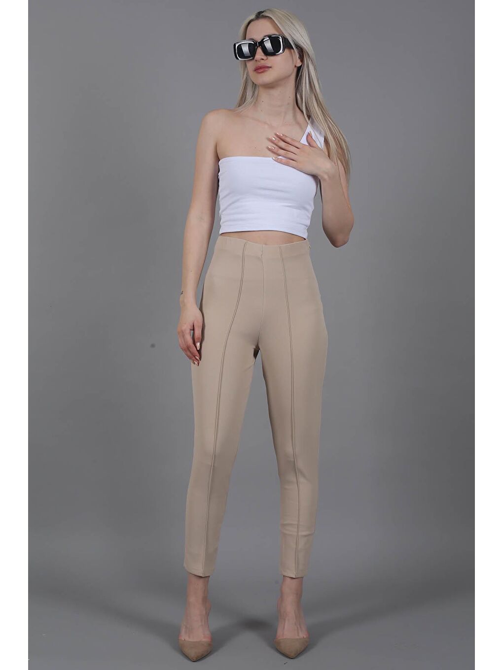Bej Beli Lastikli Boru Paça  Kadın Pantolon MG1837