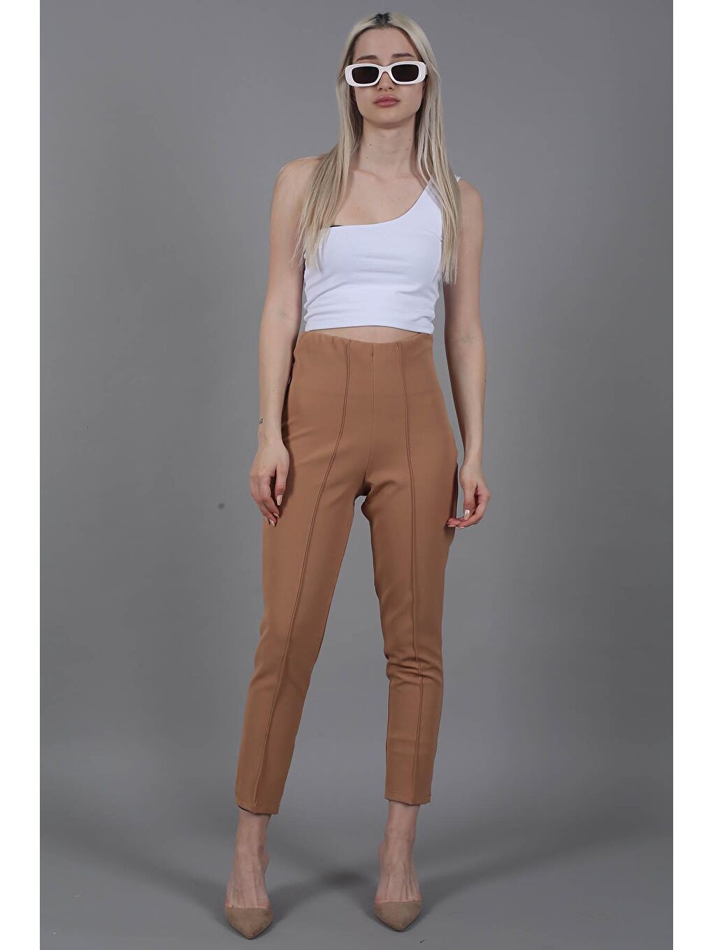 Bej Camel Beli Lastikli Boru Paça  Kadın Pantolon MG1837