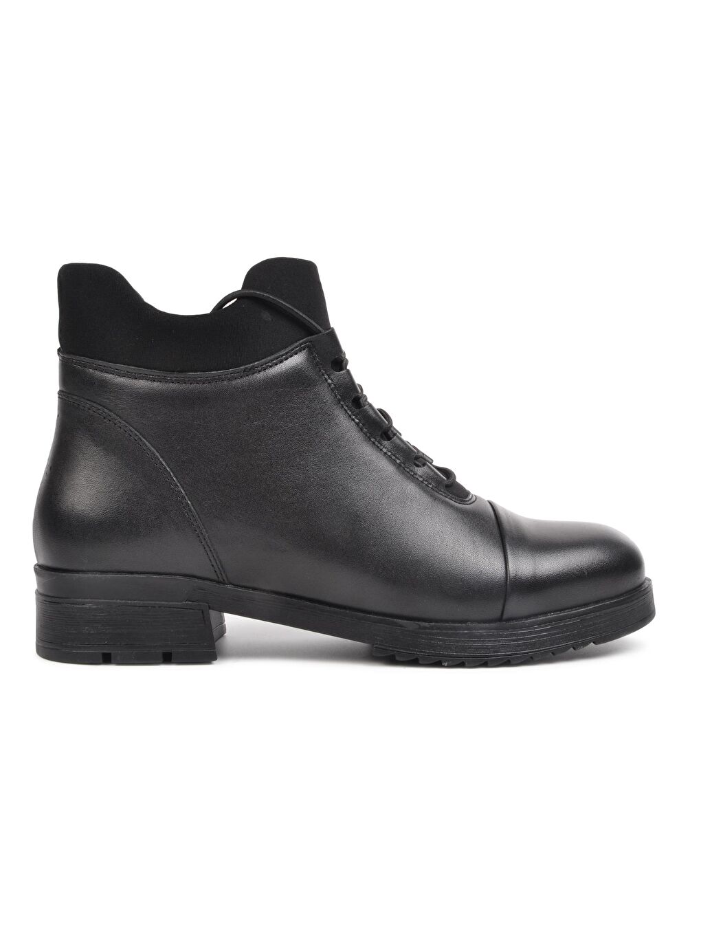 8101 Siyah Kadın Hakiki Deri Bot