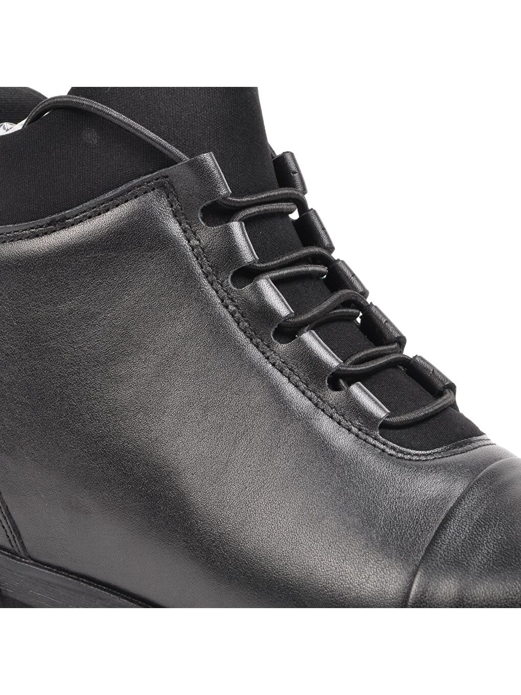 8101 Siyah Kadın Hakiki Deri Bot-1