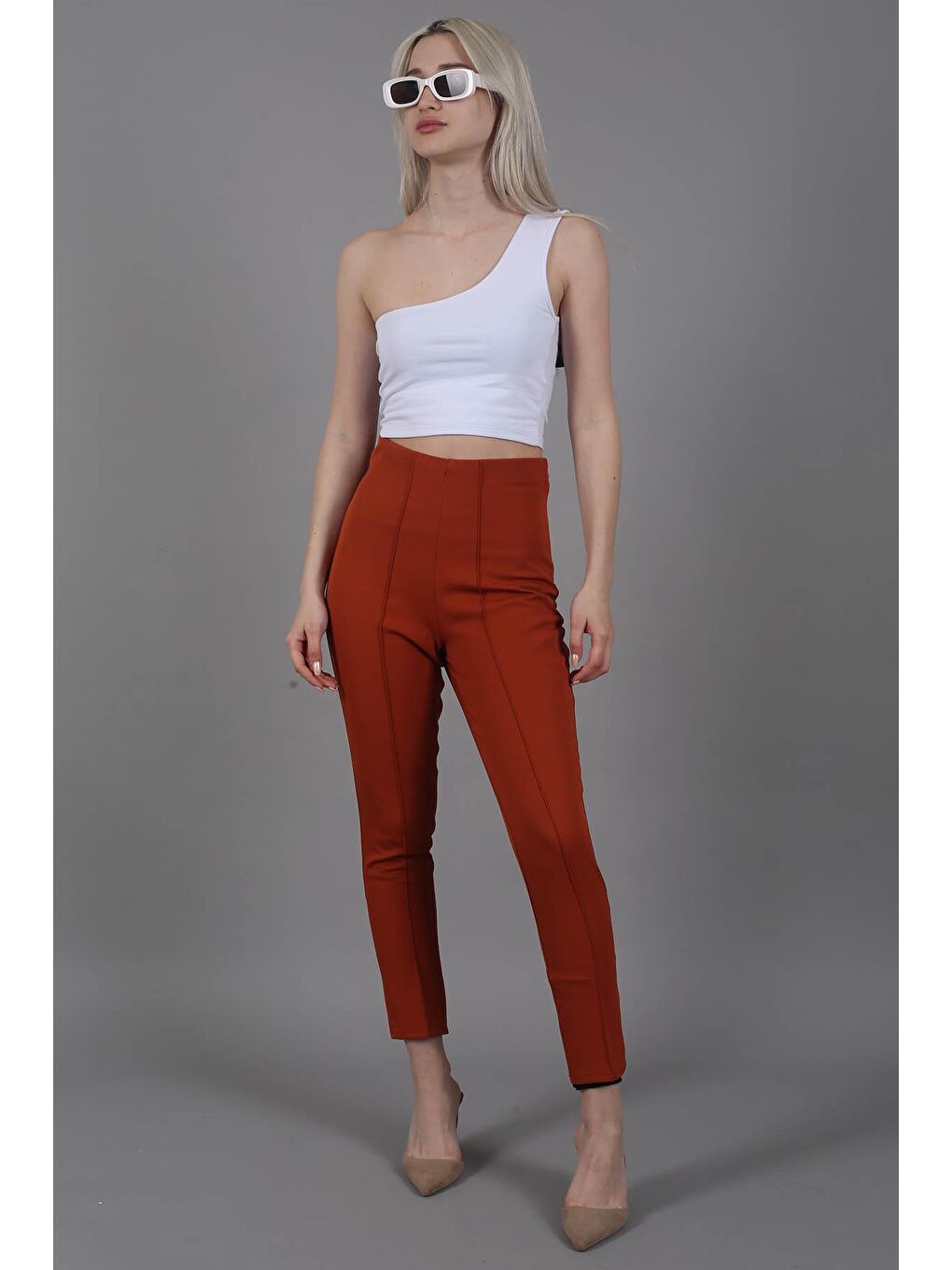 Kahverengi Kiremit Beli Lastikli Boru Paça  Kadın Pantolon MG1837