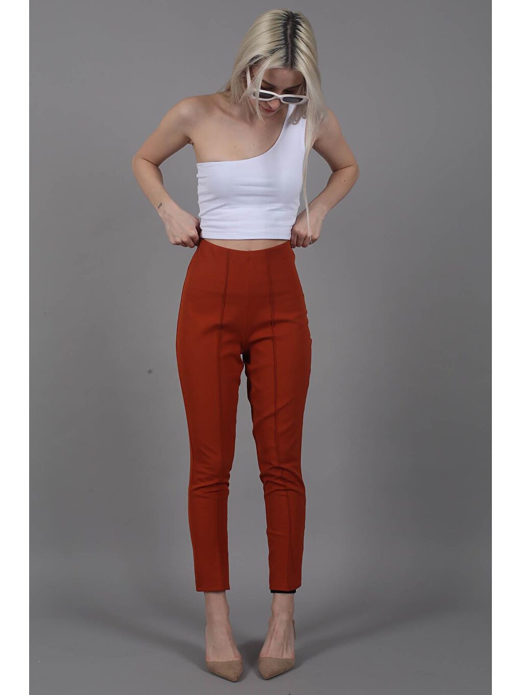 Kahverengi Kiremit Beli Lastikli Boru Paça  Kadın Pantolon MG1837-2