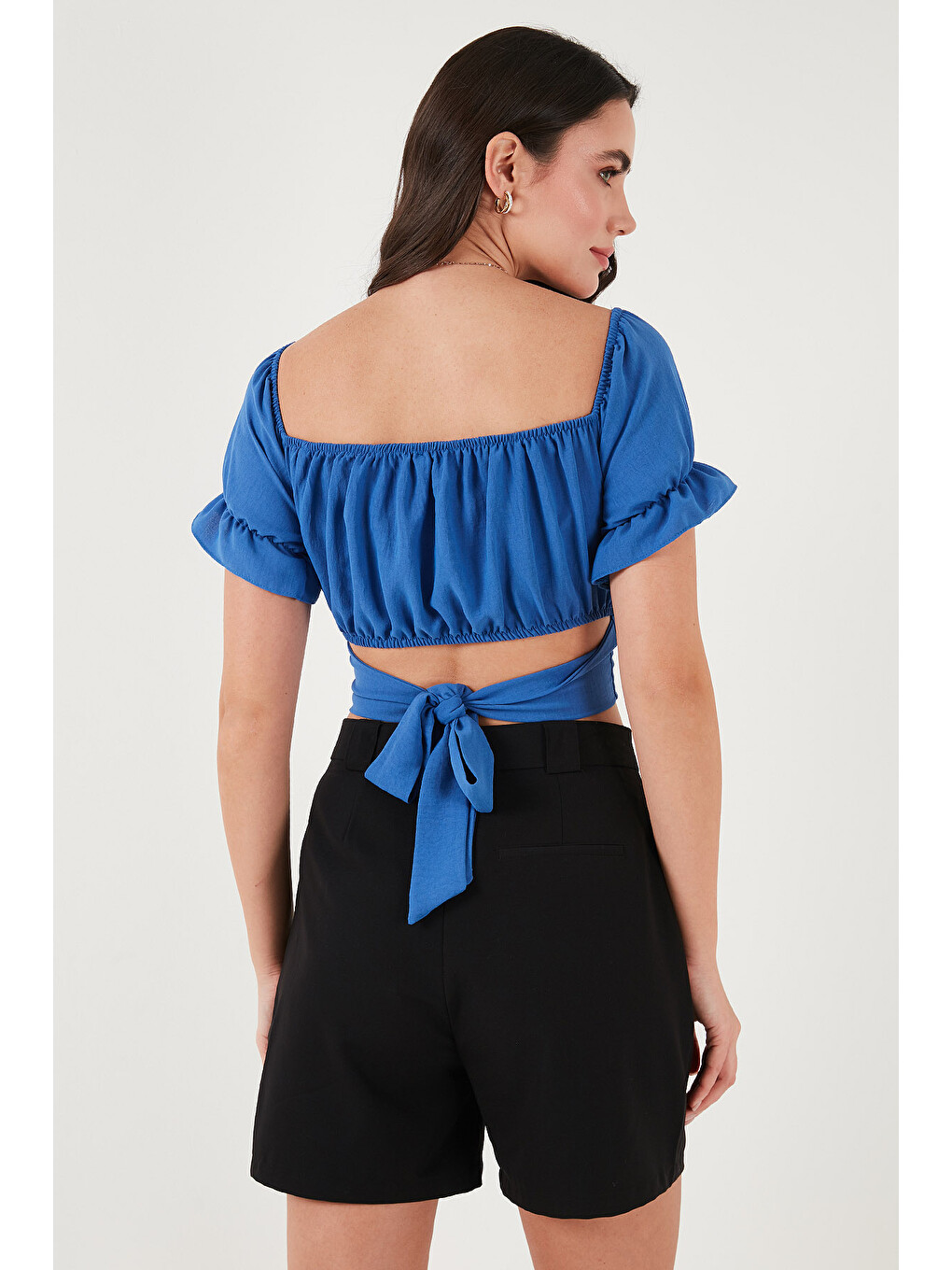 Mavi Regular Fit Madonna Yaka Bağlama Detaylı Crop Kadın Bluz 6527017-5