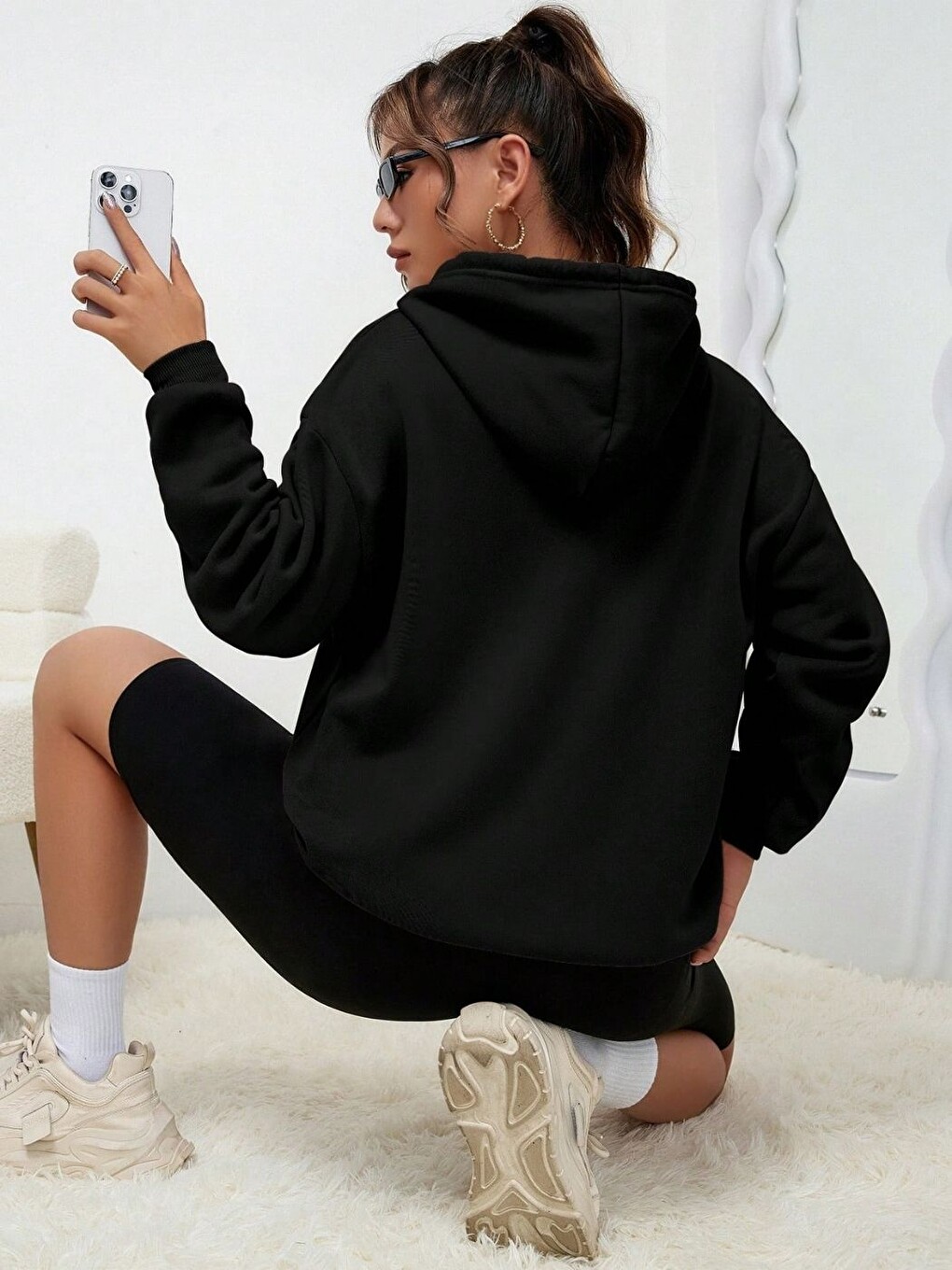 Kadın Siyah Kalpli Baskı Oversize Kapüşonlu Sweatshirt Hoodie-1