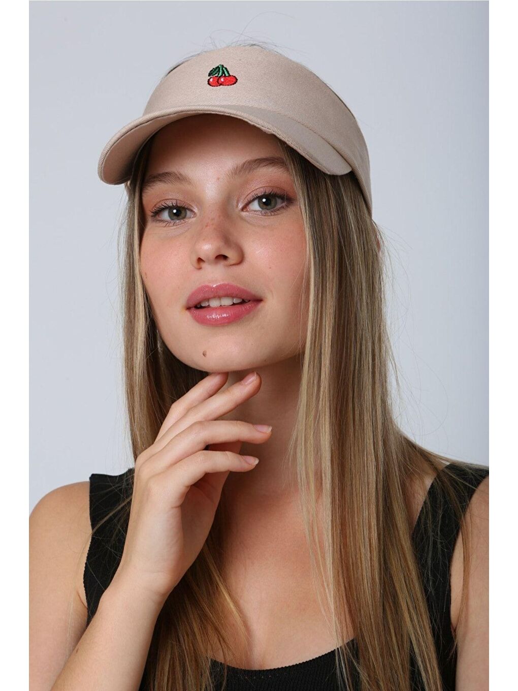 Luminos Butik Kadın Kiraz Nakışlı Bej Vizör - Tenisçi - Golf / Siperlik Şapka Spk71