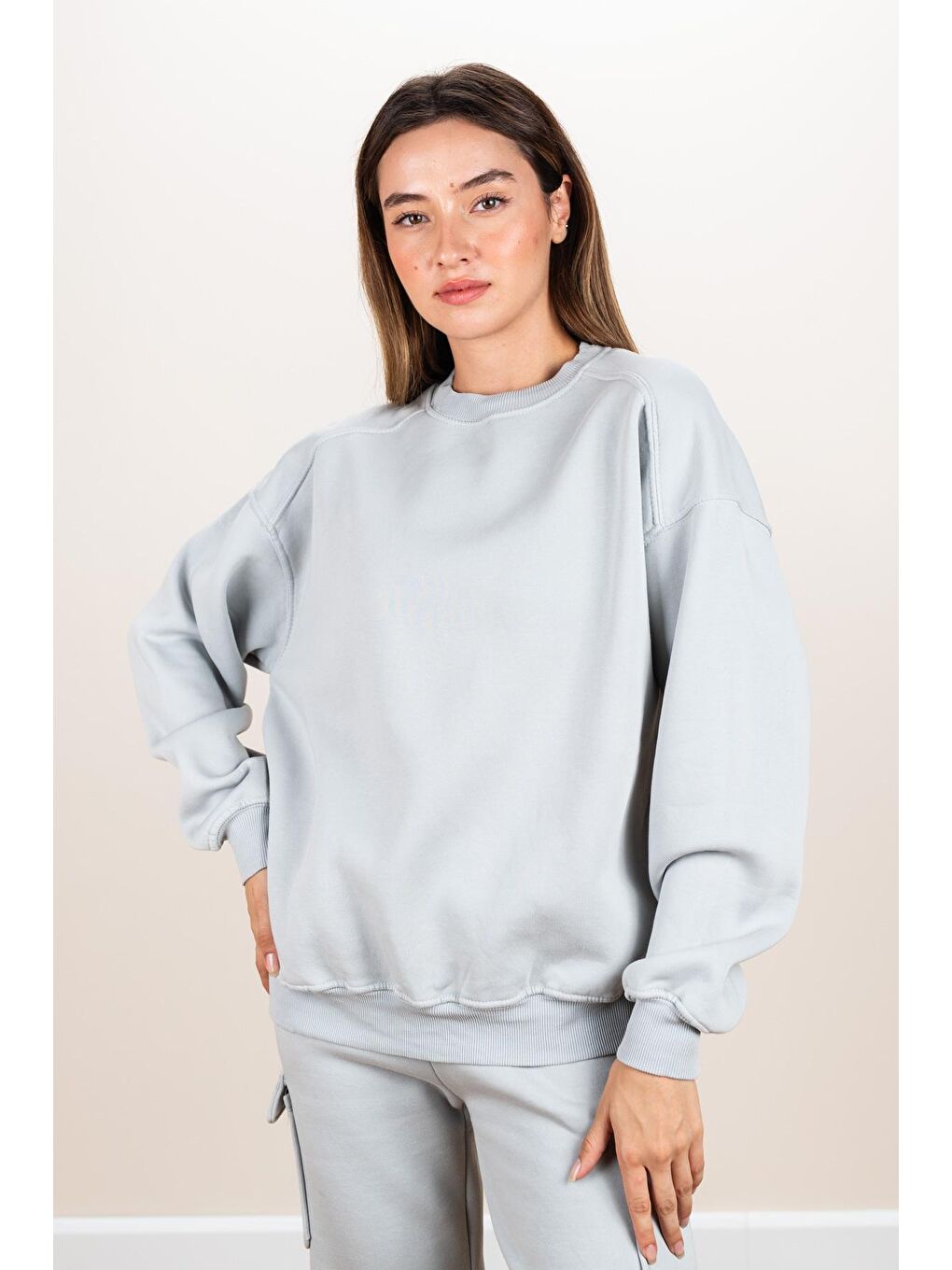 Ecrou Gri Kadın Gri Düşük Kol Paçalı Oversize Bisiklet Yaka Basic Sweat - 4